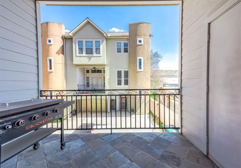 Tiny photo for 5723 Petty Street, Houston, TX 77007 (MLS # 94793478)