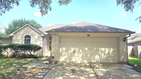 Photo of 4827 Hidden Chestnut Lane, Houston, TX 77084 (MLS # 79122353)