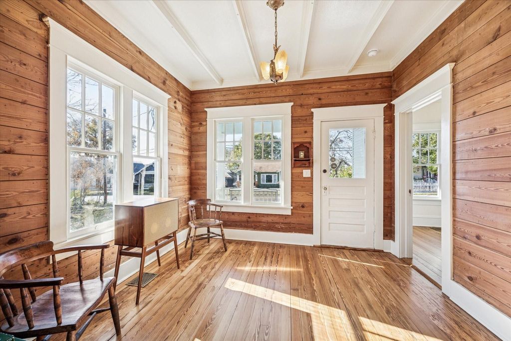 Photo of 208 N Rusk Street, Fayetteville, TX 78940 (MLS # 85611256)