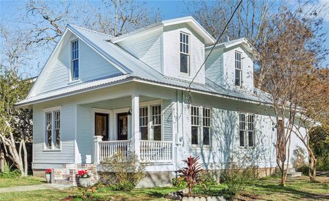 Photo of 208 N Rusk Street, Fayetteville, TX 78940 (MLS # 85611256)