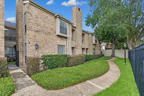 Photo of 1908 Augusta Drive #3, Houston, TX 77057 (MLS # 11971993)