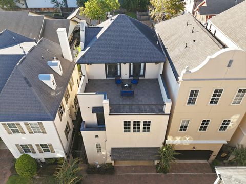 1360 W 25th Street Houston TX 77008