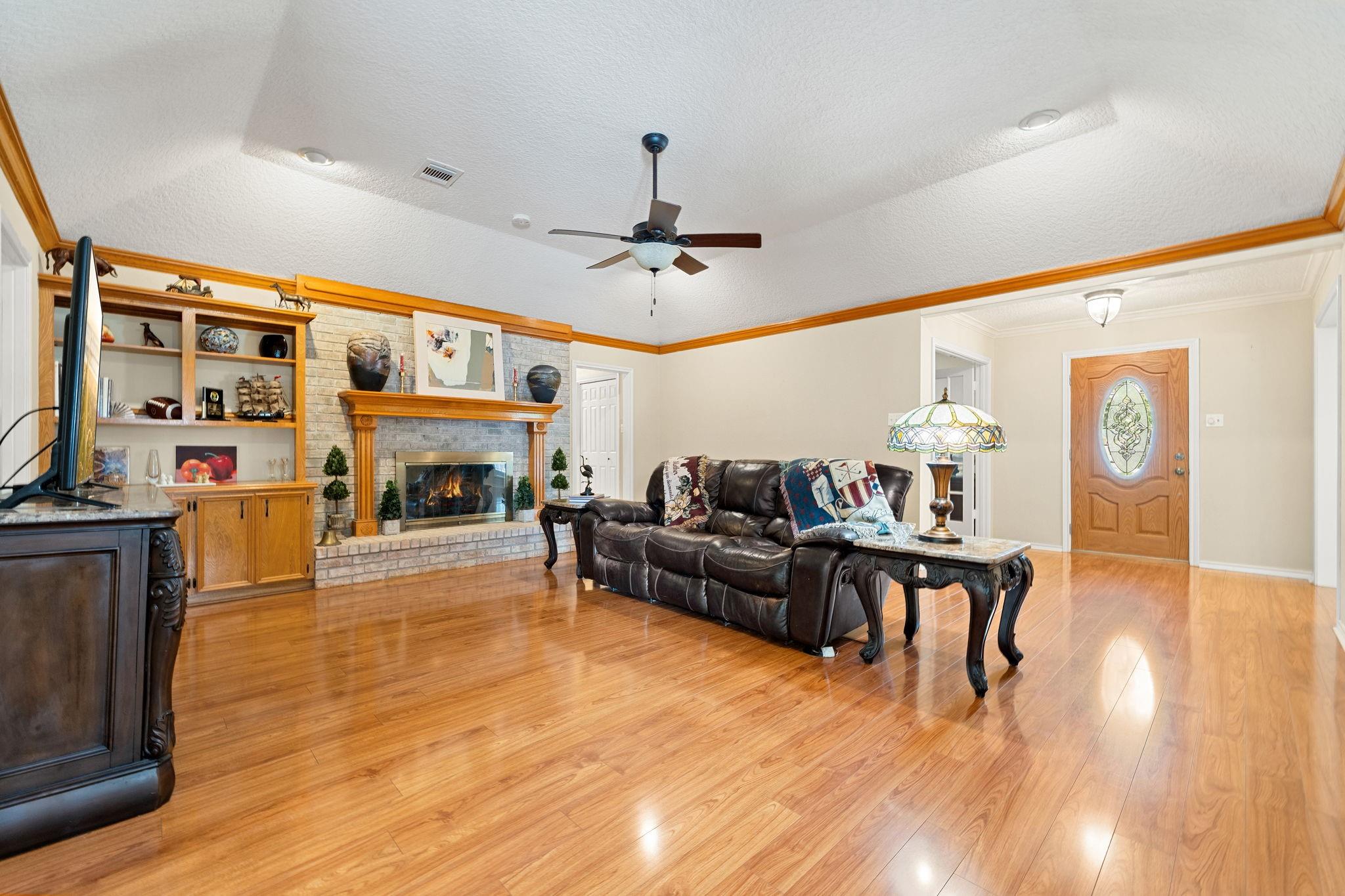 1506 Oak Hollow Drive