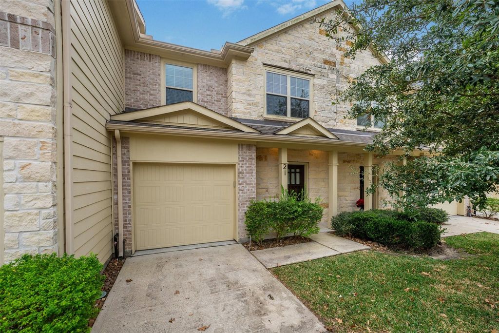 Photo of 16020 Fountainview Dr #21, Montgomery, TX 77356 (MLS # 8837336)