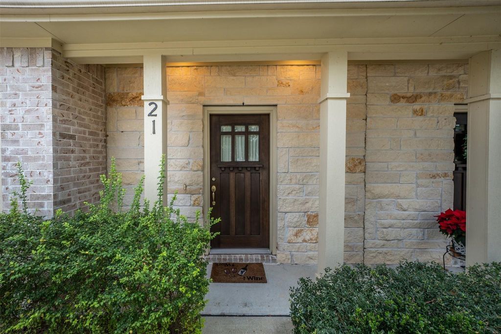 Photo of 16020 Fountainview Dr #21, Montgomery, TX 77356 (MLS # 8837336)
