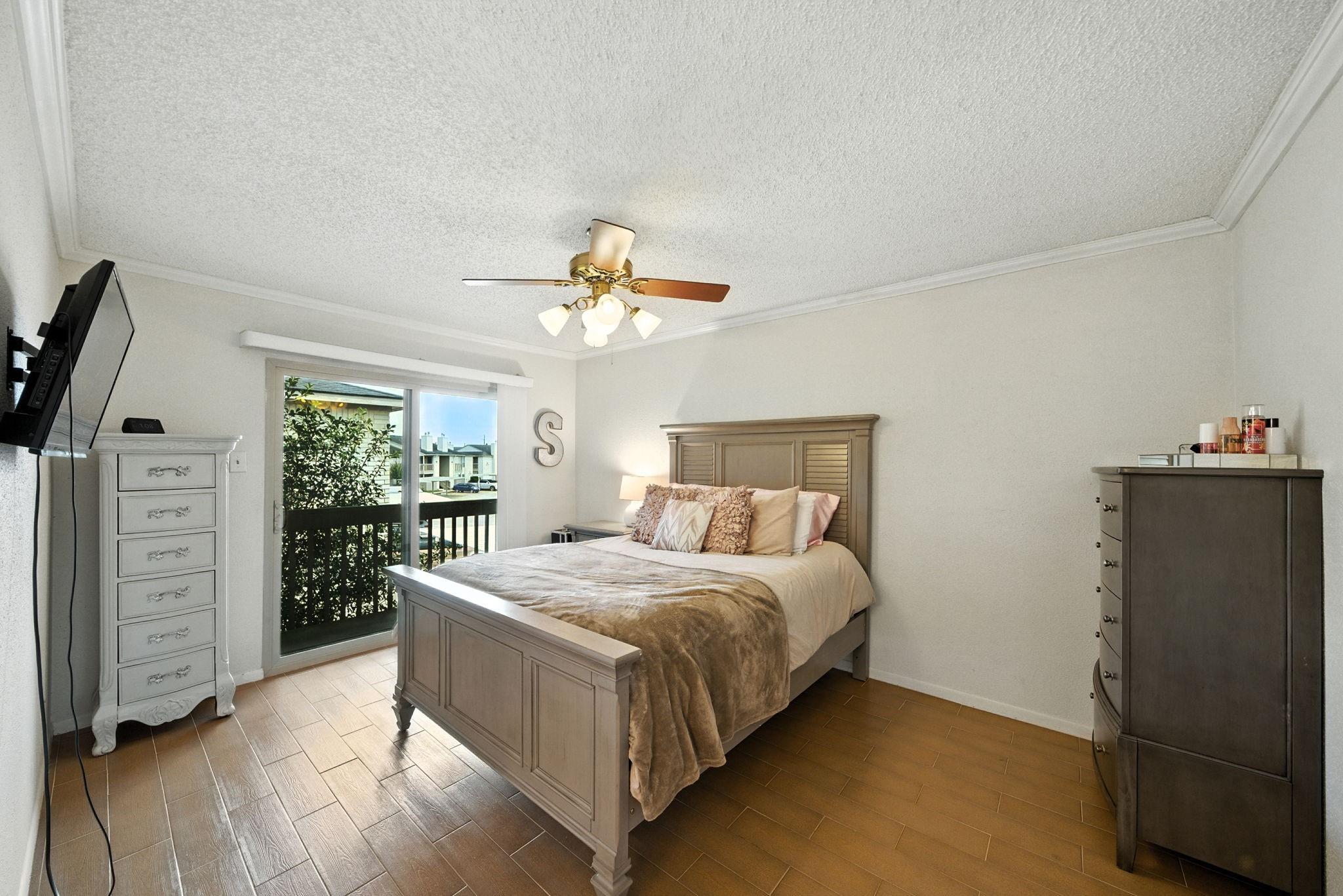 3919 Fairmont Parkway 115