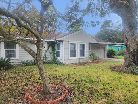 Tiny photo for 7834 Bayless Drive, Houston, TX 77017 (MLS # 84486993)