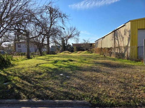 Vacant Land For Sale - 405 Eichwurzel Lane<br/> Houston, TX 77009