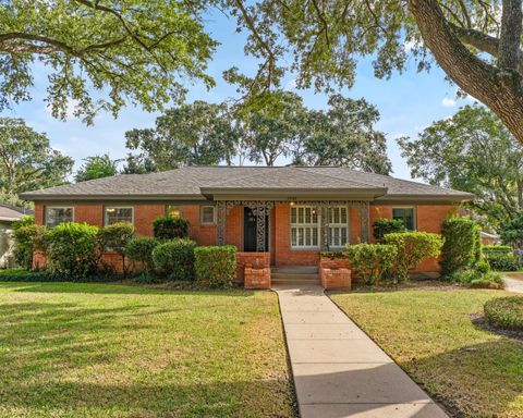 Photo of 2404 Marguerite Street, Bay City, TX 77414 (MLS # 16816286)