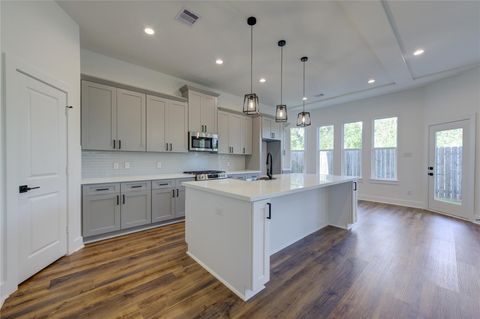 Tiny photo for 1106 Paul Quinn Street #B, Houston, TX 77091 (MLS # 930481)