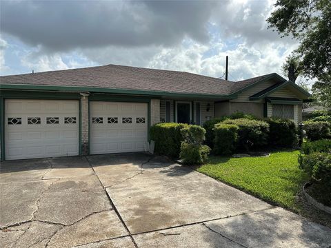 Photo of 12815 Emporia Street, Houston, TX 77015 (MLS # 39856773)