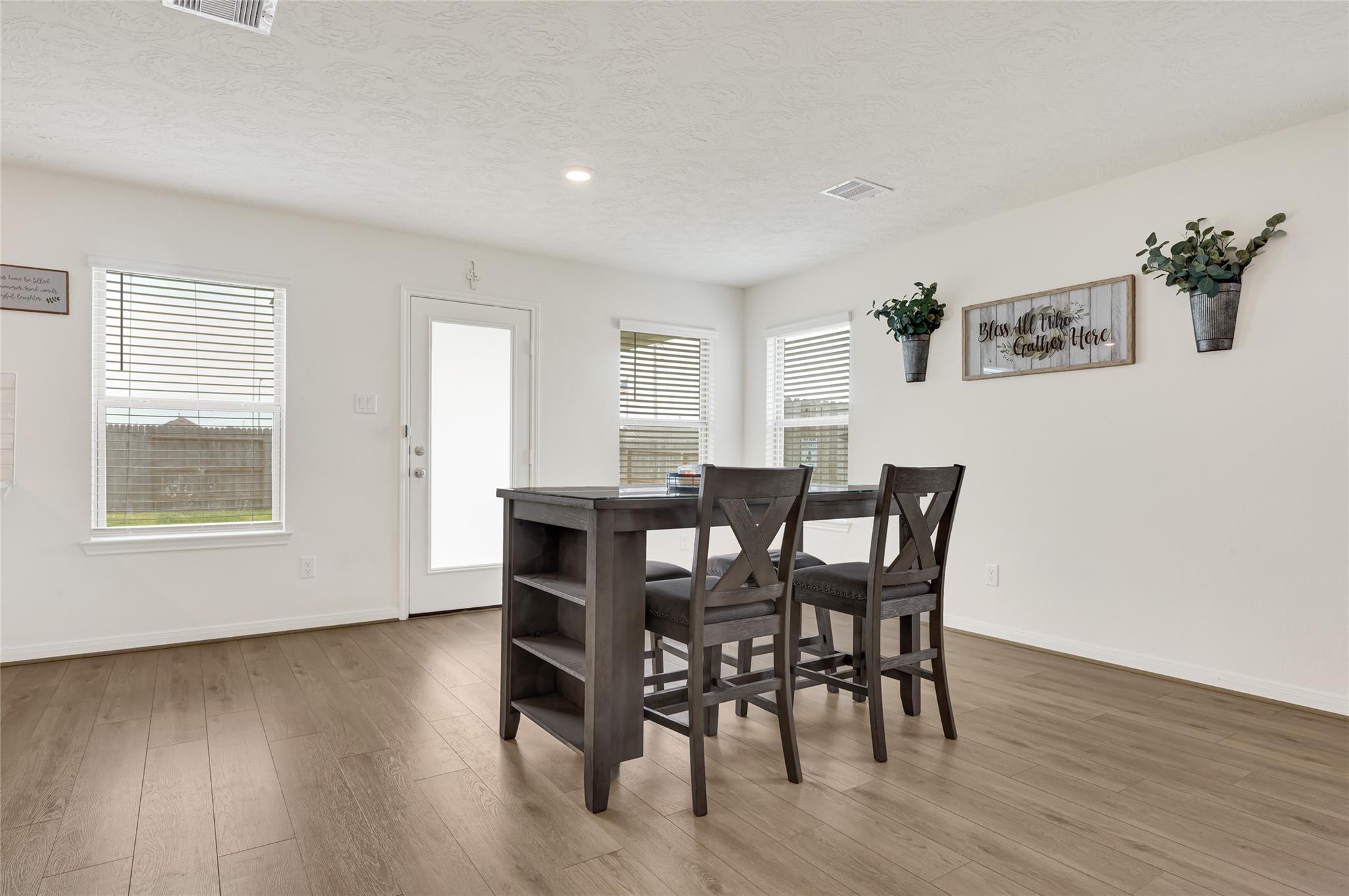 5510 Blackbird Lane