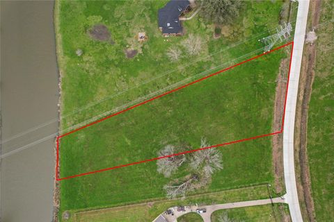 Photo of 708 Winchester Trail, Angleton, TX 77515 (MLS # 53892036)