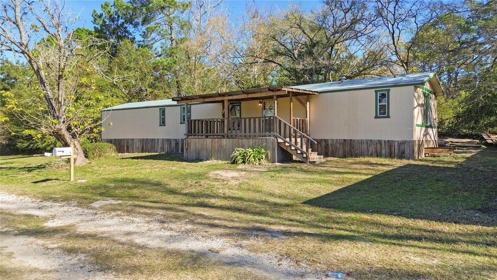 Photo of 9 Goree Circle, Huntsville, TX 77340 (MLS # 34750993)
