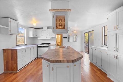 Photo of 9 Goree Circle, Huntsville, TX 77340 (MLS # 34750993)