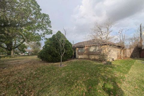 Photo of 13915 Buffalo Speedway, Houston, TX 77045 (MLS # 67063104)