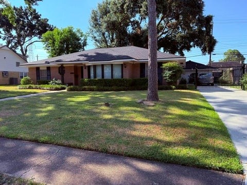 Photo of 7823 Twin Hills Drive, Houston, TX 77071 (MLS # 50490700)