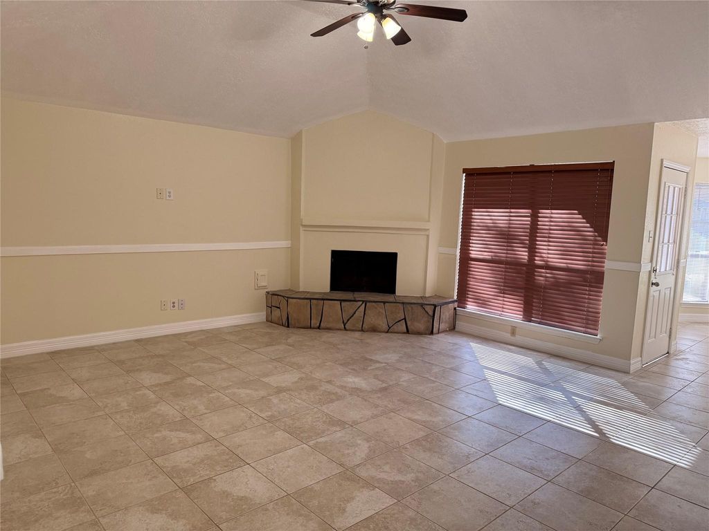 Photo of 16322 Ginger Run Way, Sugar Land, TX 77498 (MLS # 27742927)