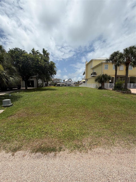 Photo of 922 Nueces Drive, Galveston, TX 77554 (MLS # 94513254)
