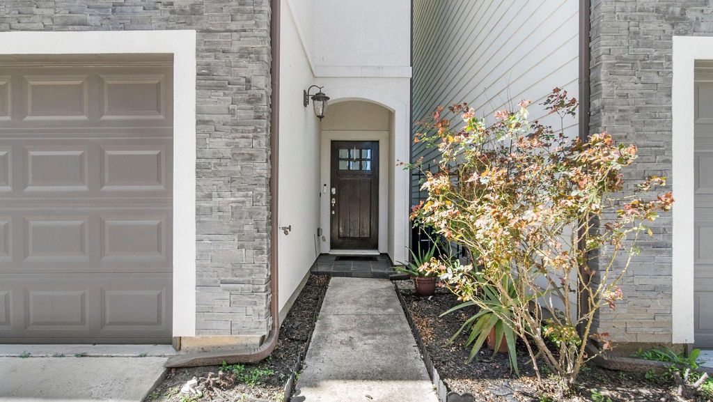 Photo of 833 Wakefield Drive #B, Houston, TX 77018 (MLS # 57138837)