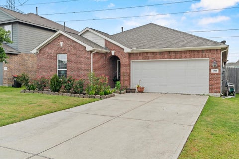 Photo of 7911 Wood Hollow Drive, Baytown, TX 77523 (MLS # 12946353)