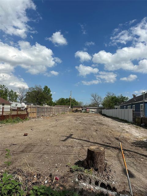 Tiny photo for 3017 Golfcrest Boulevard, Houston, TX 77087 (MLS # 33155248)