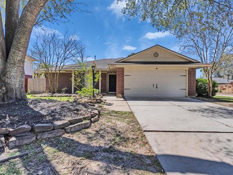 Photo of 2410 Sherwood Hollow Lane, Houston, TX 77339 (MLS # 16288326)