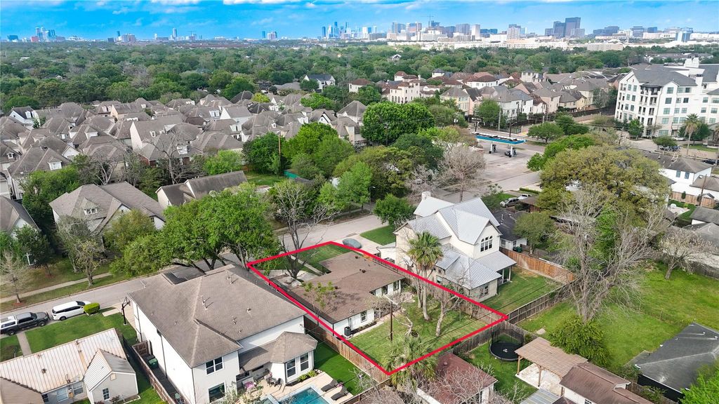 Photo of 3221 Durhill Street, Houston, TX 77025 (MLS # 31764243)