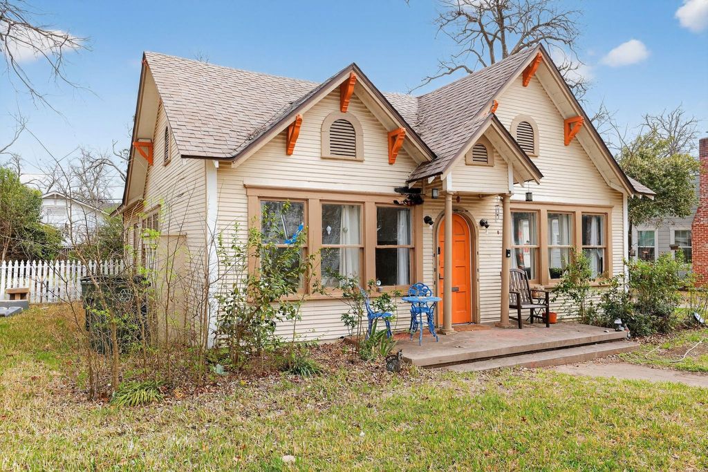 Photo of 1017 N 11th Street, Temple, TX 76501 (MLS # 69830953)