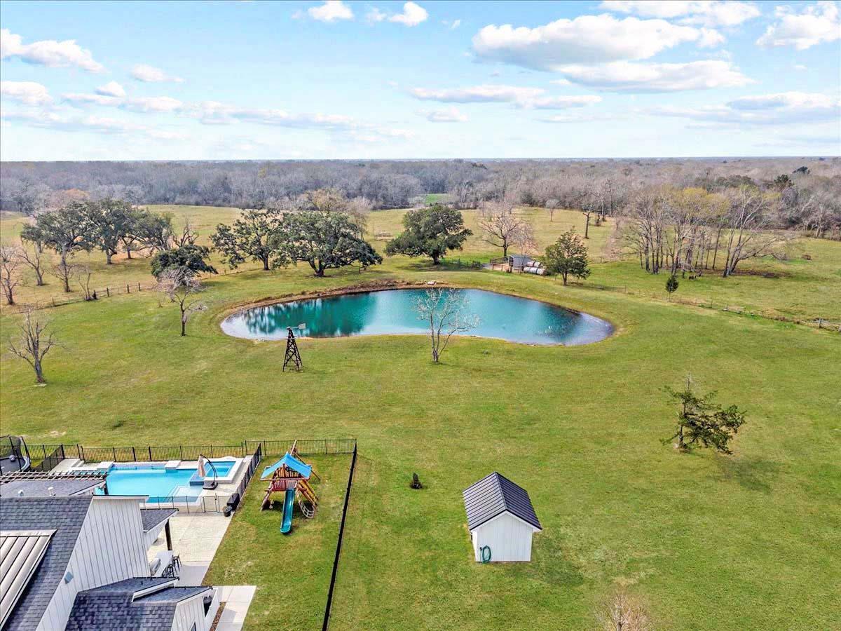 Alvin, Texas, 77511, United States, 4 Bedrooms Bedrooms, ,5 BathroomsBathrooms,Residential,Active,2020117
