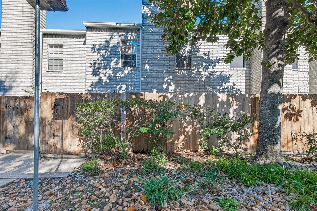 Photo of 17645 Red Oak Drive #7645, Houston, TX 77090 (MLS # 41096746)