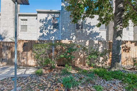 Photo of 17645 Red Oak Drive #7645, Houston, TX 77090 (MLS # 41096746)