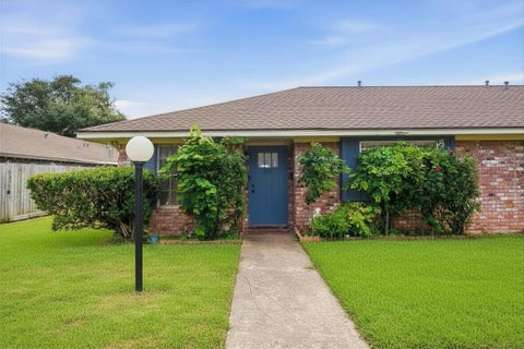 Condo For Sale - 9458 Neuens Road #9458<br/> Houston, TX 77080