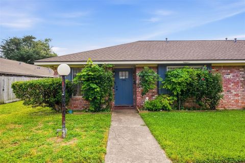 Photo of 9458 Neuens Road #9458, Houston, TX 77080 (MLS # 17959912)