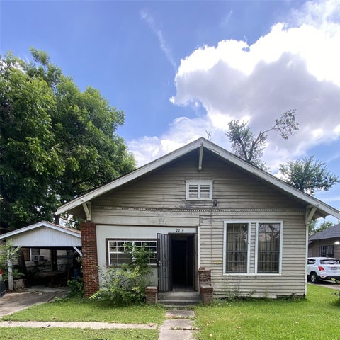 Homes For Sale - 2214 Lee Street<br/> Houston, TX 77026