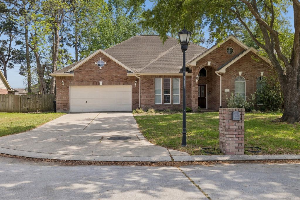 Photo of 4807 Wellington Way, Houston, TX 77069 (MLS # 32211682)