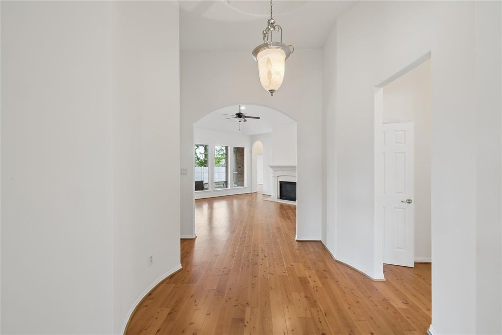 Photo of 4807 Wellington Way, Houston, TX 77069 (MLS # 32211682)