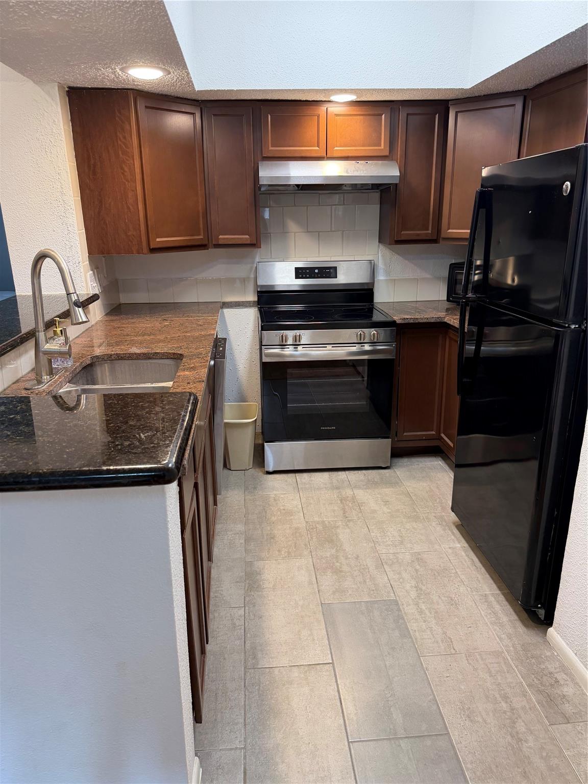 10855 Meadowglen Lane 808
