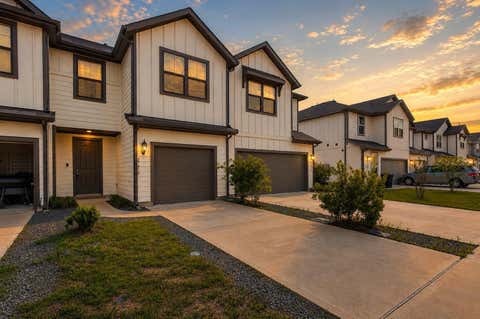 Townhouse For Sale - 27915 Western Creek Court<br/> Katy, TX 77494