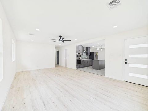 Photo of 5025 De Milo Drive, Houston, TX 77092 (MLS # 19461156) Photo of 5025 De Milo Drive, Houston, TX 77092 (MLS # 19461156)