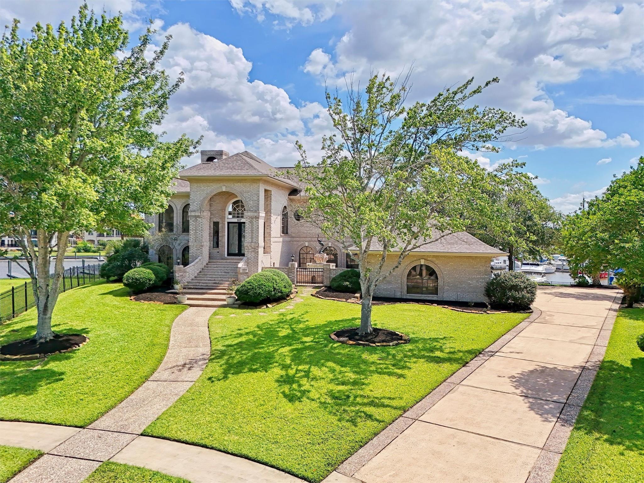 107 Twin Oaks Way