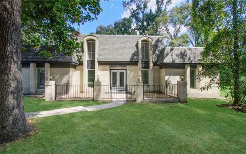 Photo of 619 River Plantation Drive, Conroe, TX 77302 (MLS # 67101942)