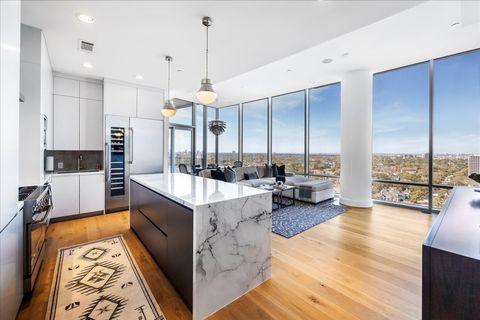 Photo of 2727 Kirby Drive #17D, Houston, TX 77098 (MLS # 68103875)