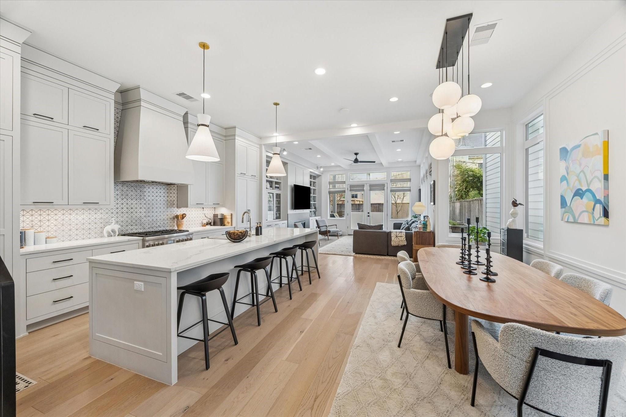 719 E 6th 1/2 Street