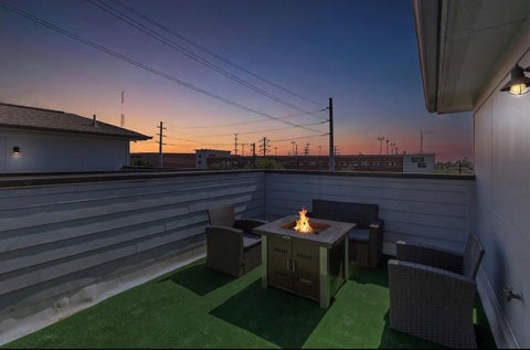 Townhouse For Rent - 2911 Blodgett Street<br/> Houston, TX 77004