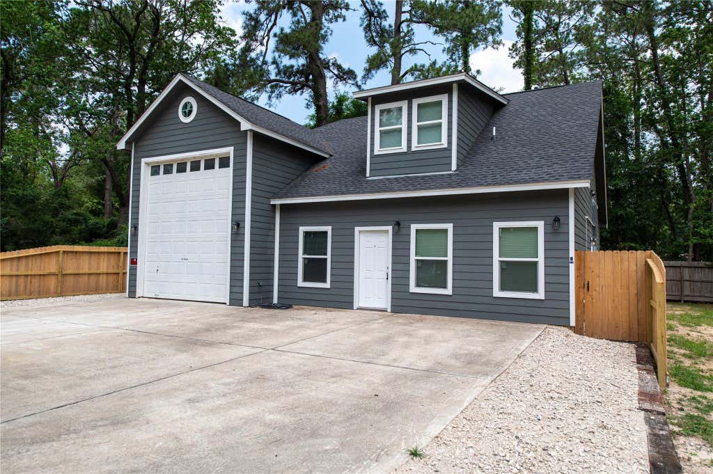 Photo of 519 Magnolia Point Drive #B, Houston, TX 77336 (MLS # 32582145)