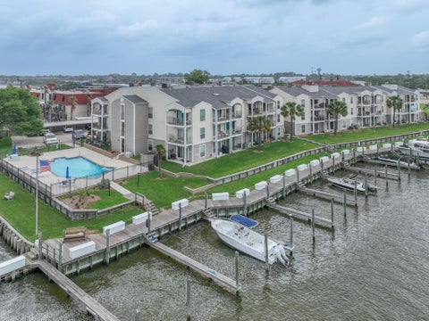 Photo of 114 Yacht Club Lane #114, El Lago, TX 77586 (MLS # 30426419)