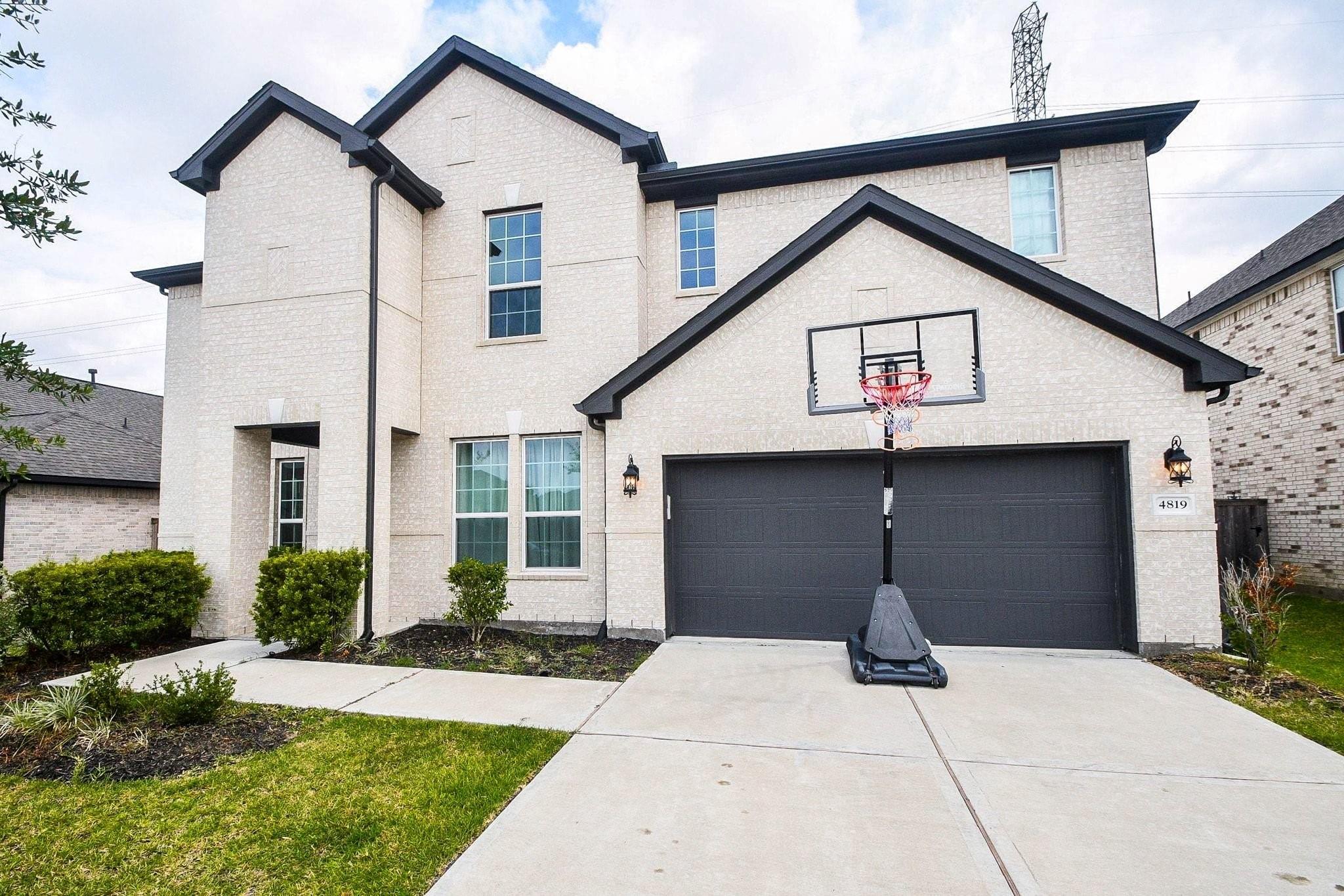 4819 Autumn Hills Trail