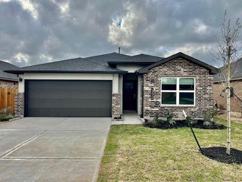 Photo of 5026 Pine Haven Lane Lane, Fresno, TX 77545 (MLS # 33181837)