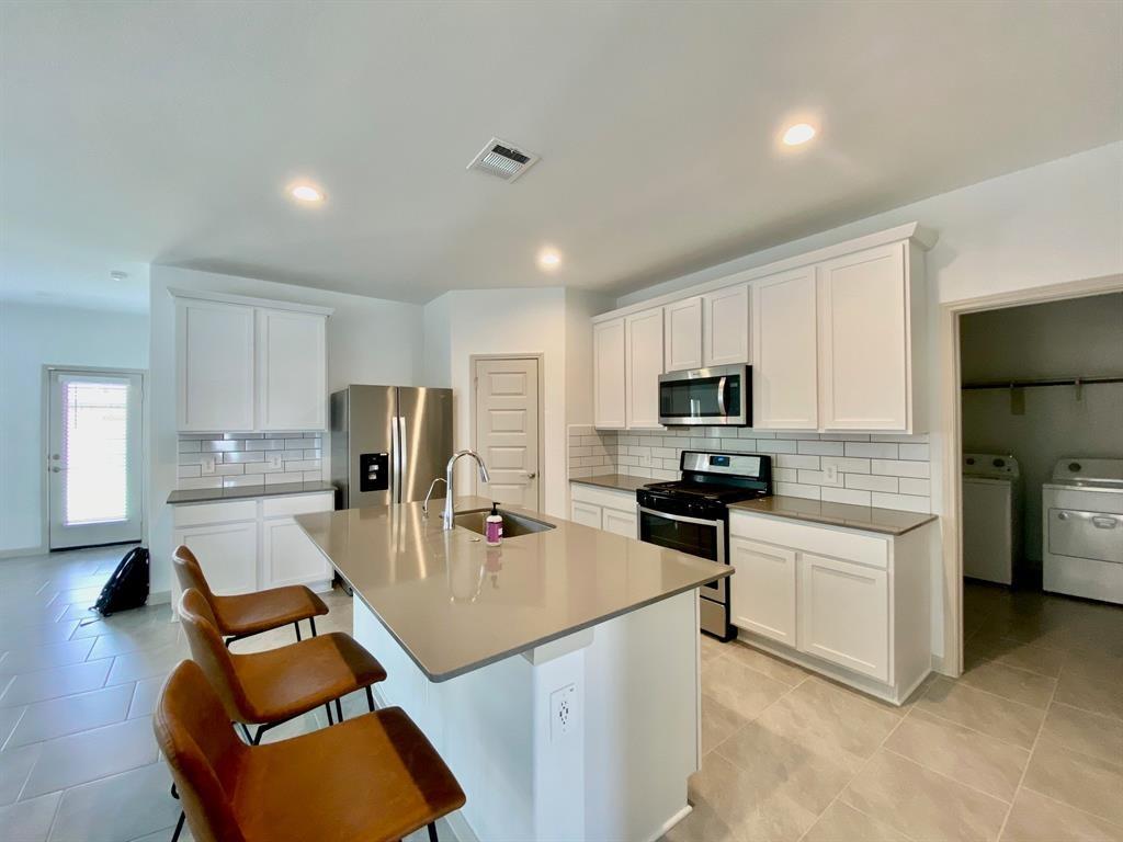 1515 Wells Manor Lane